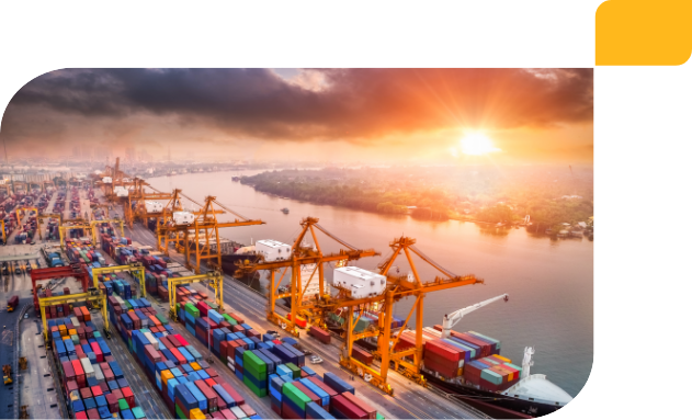 Aduana contenedores atardecer