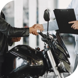 Qué necesito para mi solicitud de crédito al comprar una moto