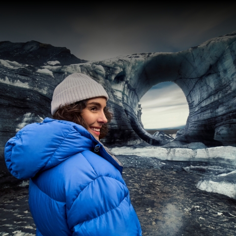 Joven mujer en el polo norte