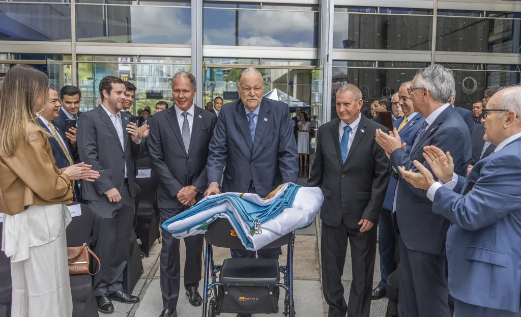 webp-blog-dia-de-la-bandera-04 Blog: Banco Industrial rinde homenaje al Lic. Edgar Heinemann por su trayectoria y contribución a Guatemala 04