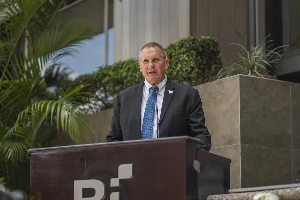 webp-blog-dia-de-la-bandera-16 Blog: Banco Industrial rinde homenaje al Lic. Edgar Heinemann por su trayectoria y contribución a Guatemala 16