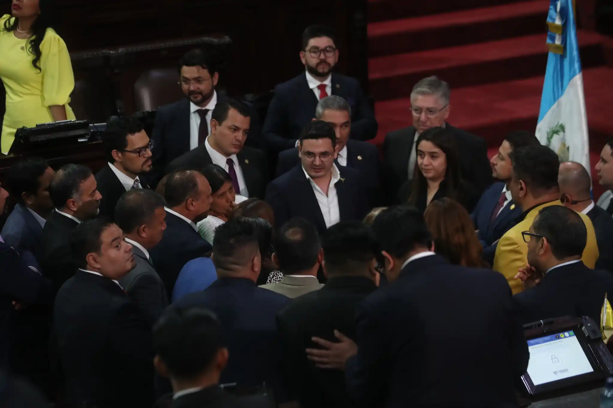 Acción Ciudadana pide a la CC frenar aumento de sueldo de diputados Acción Ciudadana pide a la CC frenar aumento de sueldo de diputados