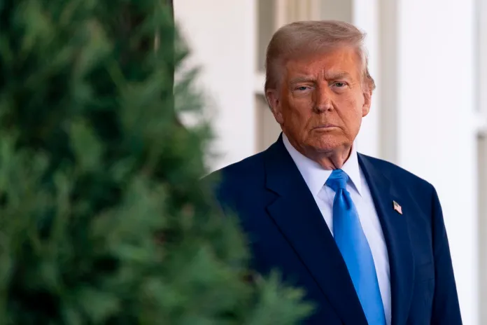 Amenaza-Europa Amenaza a Europa: Trump podría imponer aranceles del 200% al vino y otras bebidas alcohólicas