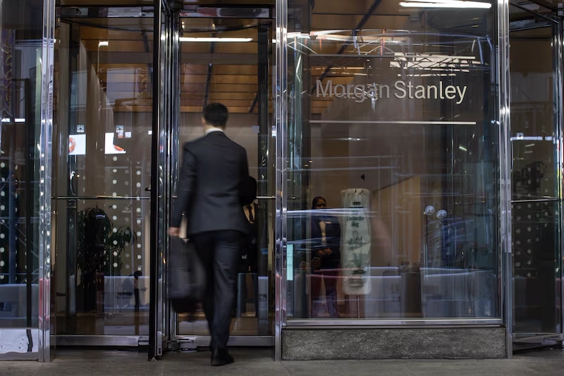 Internacionales002 Lea más: (Morgan Stanley planea recortar cerca de 2.000 empleos para ajustar costos ) https://www.bloomberglinea.com/actualidad/morgan-stanley-planea-recortar-cerca-de-2000-empleos-para-ajustar-costos/