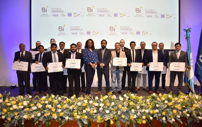 Mipymes se benefician con monto donado por DINAMICA