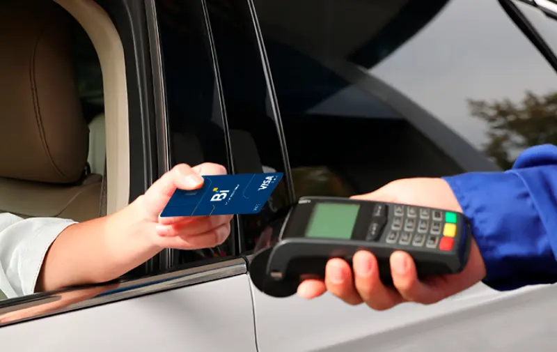 Beneficios de echar gasolina con una tarjeta de crédito