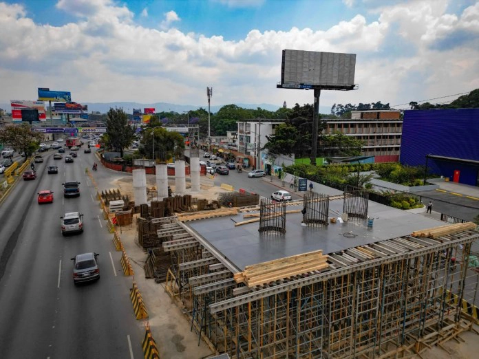 Empresa retomará obras en paso a desnivel de la calzada Roosevelt a un año de paralización