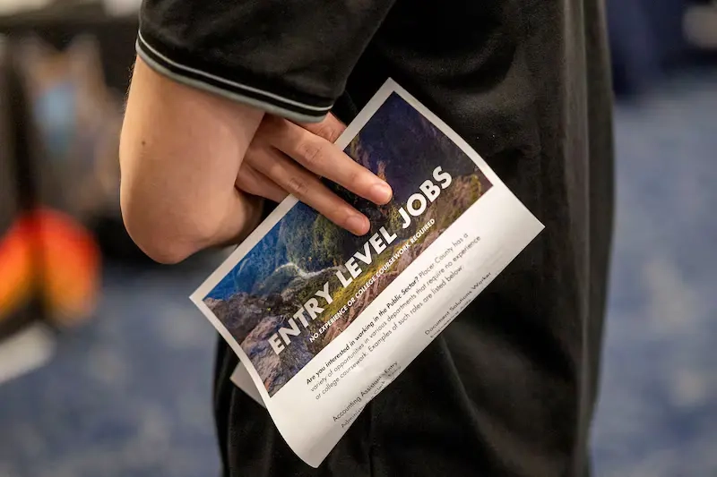 Empresas de EE.UU. suman 155.000 empleos, más de lo esperado: datos de ADP