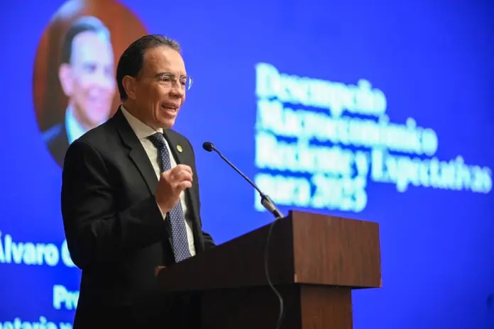 Junta-Monetaria-considera-que-se-debe-agotar-la-via-diplomatica-pero-ve-posibles-fortalezas-ante-decision-arancelaria-de-Trump-1 Junta-Monetaria-considera-que-se-debe-agotar-la-via-diplomatica-pero-ve-posibles-fortalezas-ante-decision-arancelaria-de-Trump-1