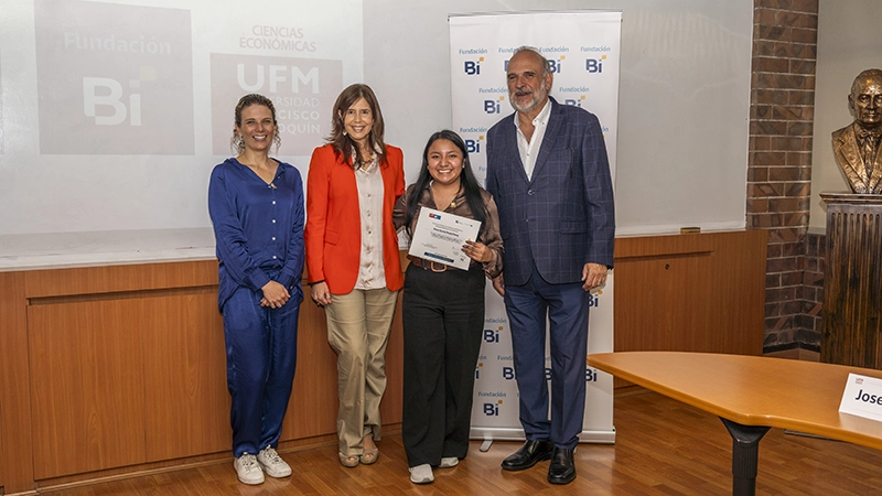 300425_Entrega_becas_ITA_UFM 300425_Entrega_becas_ITA_UFM