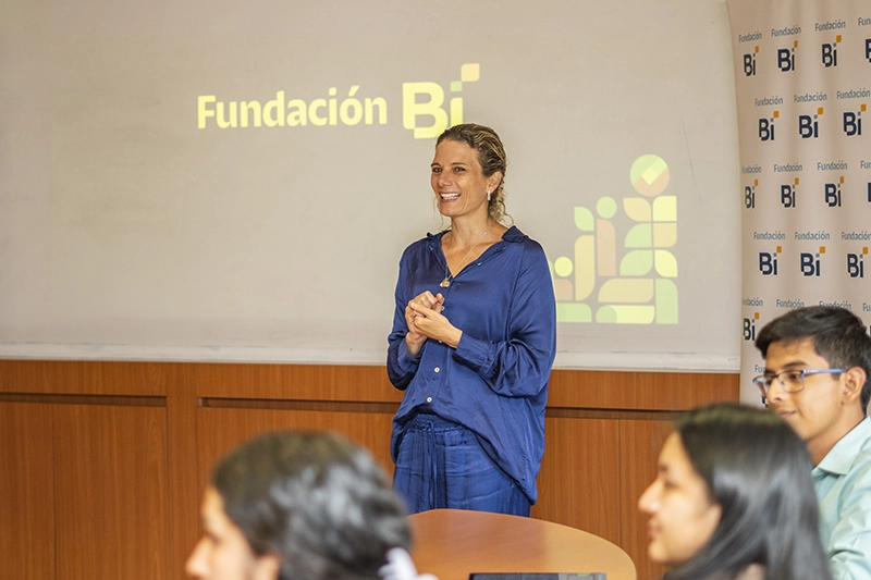 300425_Entrega_de_becas_ITA_UFM_12 300425_Entrega_de_becas_ITA_UFM_12