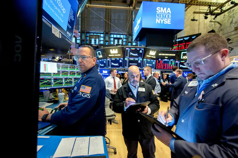 S&P 500 borra las pérdidas de 2025, con impulso de las acciones tecnológicas