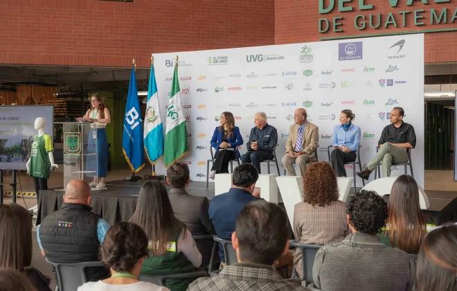 01 MER-2035 FOTOS CP CARRERA UVG