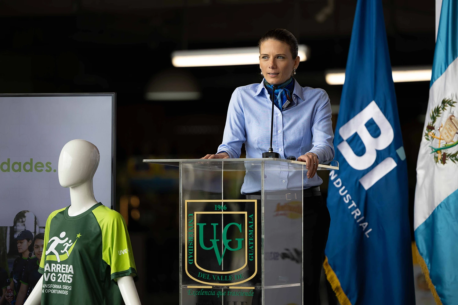 04 MER-2035 FOTOS CP CARRERA UVG