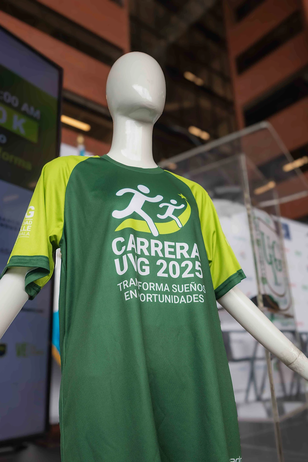 09 MER-2035 FOTOS CP CARRERA UVG