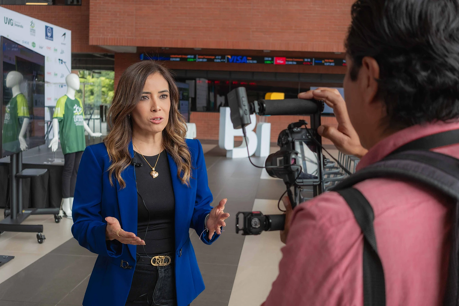 10 MER-2035 FOTOS CP CARRERA UVG