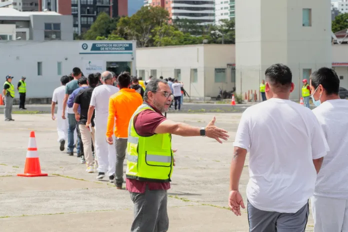 Migración reporta una baja de más de 15 mil retornados, en comparación con 2024