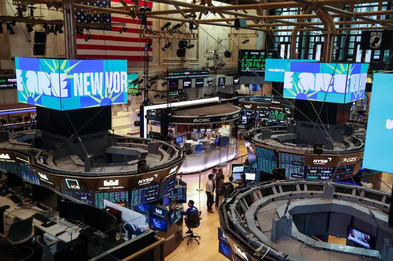 Noticia-Internacional-03.jpg Interior de la Bolsa de Valores de Nueva York (NYSE)
