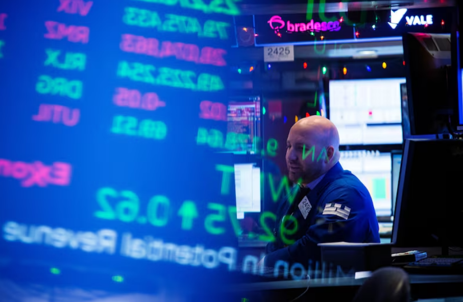 Noticia2 S&P 500 sube luego de que Trump negara que planea despedir a Powell de la Fed