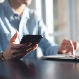 ¿Puedo realizar transferencias bancarias para empresas desde mi celular?