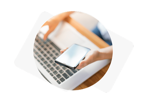 close-up-celular-en-mano-seguridad-institucional-servicios-electronicos close-up-celular-en-mano-seguridad-institucional-servicios-electronicos