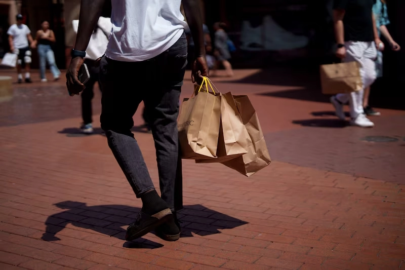 Acciones-bajan-mientras-operadores-se-mantienen-cautelosos-a-la-espera-del-PCE-en-EE.UU Acciones bajan mientras operadores se mantienen cautelosos a la espera del PCE en EE.UU.
