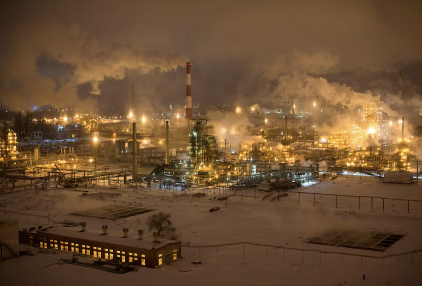 Gas europeo cae a nuevo minimo del año