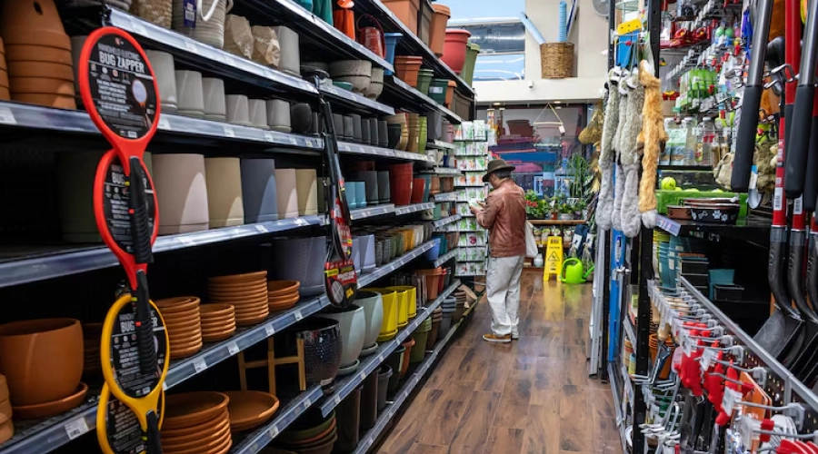 CEO de UBS dice que el impacto de aranceles en la inflación de EE.UU. no está claro aún