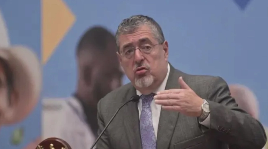 Esto explica el presidente Arévalo sobre las negociaciones del salario mínimo 2026