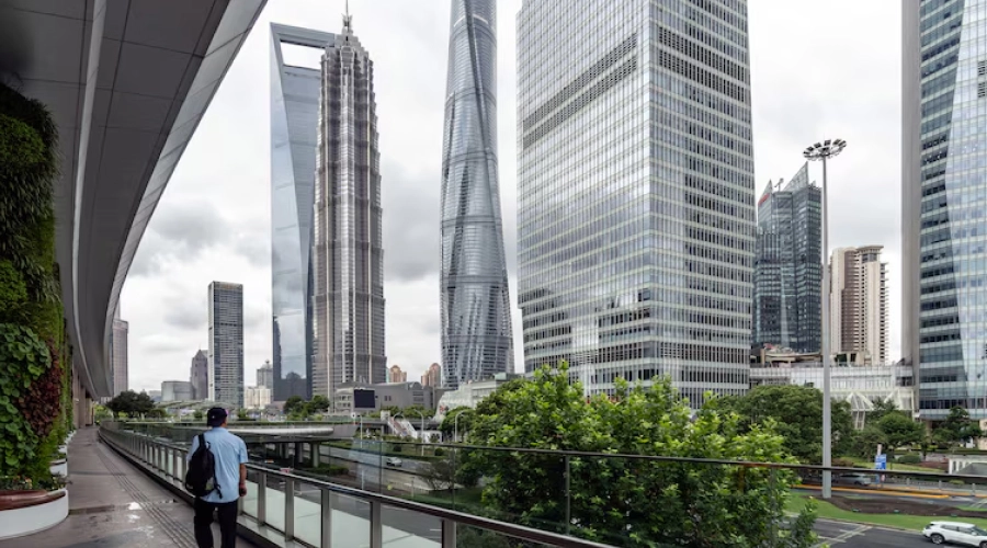 Las acciones asiáticas se acercan a máximos históricos por expectativa de recorte de tasas