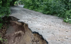 Mas-del-70-de-las-carreteras-del-pais-estan-en-mal-estado-segun-Camagro-y-revela-los-10-tramos-mas-criticos