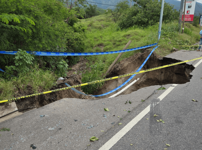 Esto-realiza-el-CIV-en-las-10-carreteras-mas-criticas-del-pais-que-senalo-Camagro Camagro identificó 10 tramos carreteros más críticos del país y esto responde el CIV