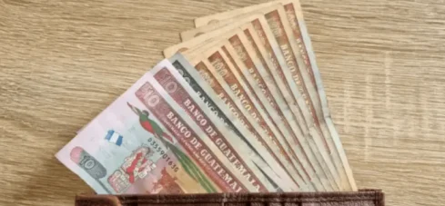 Autoridades-sin-informar-sobre-fecha-limite-para-la-decision-del-salario-minimo-2026-1