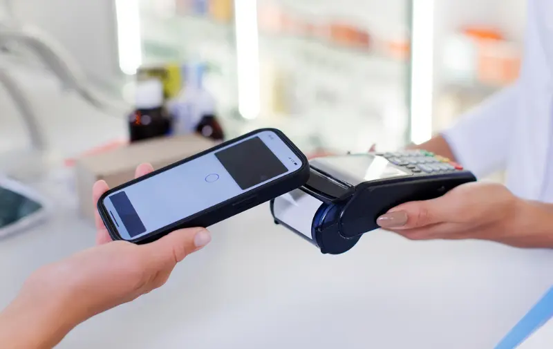 ¿Cómo agregar una tarjeta de crédito en Apple Wallet?