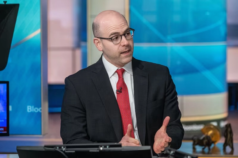 VYPIMUDP45FSPG4MYSAKICYCNU.jpeg La Fed corre el riesgo de una recesión si no reduce más las tasas de interés, dice Miran