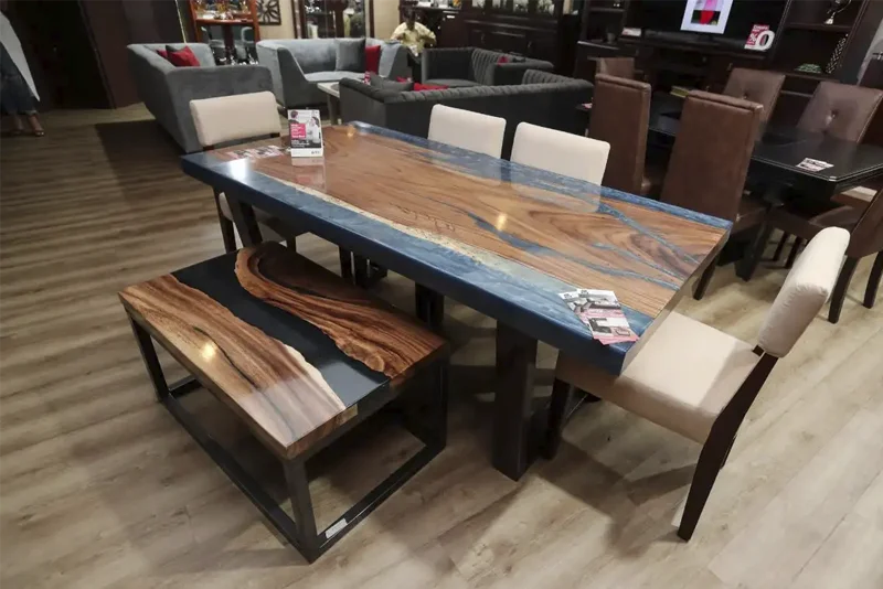 Trump pospone por un año aumento a aranceles a muebles importados