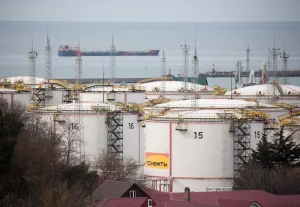 Bloomberg-ElBrentAlcaqnzaLosUS70