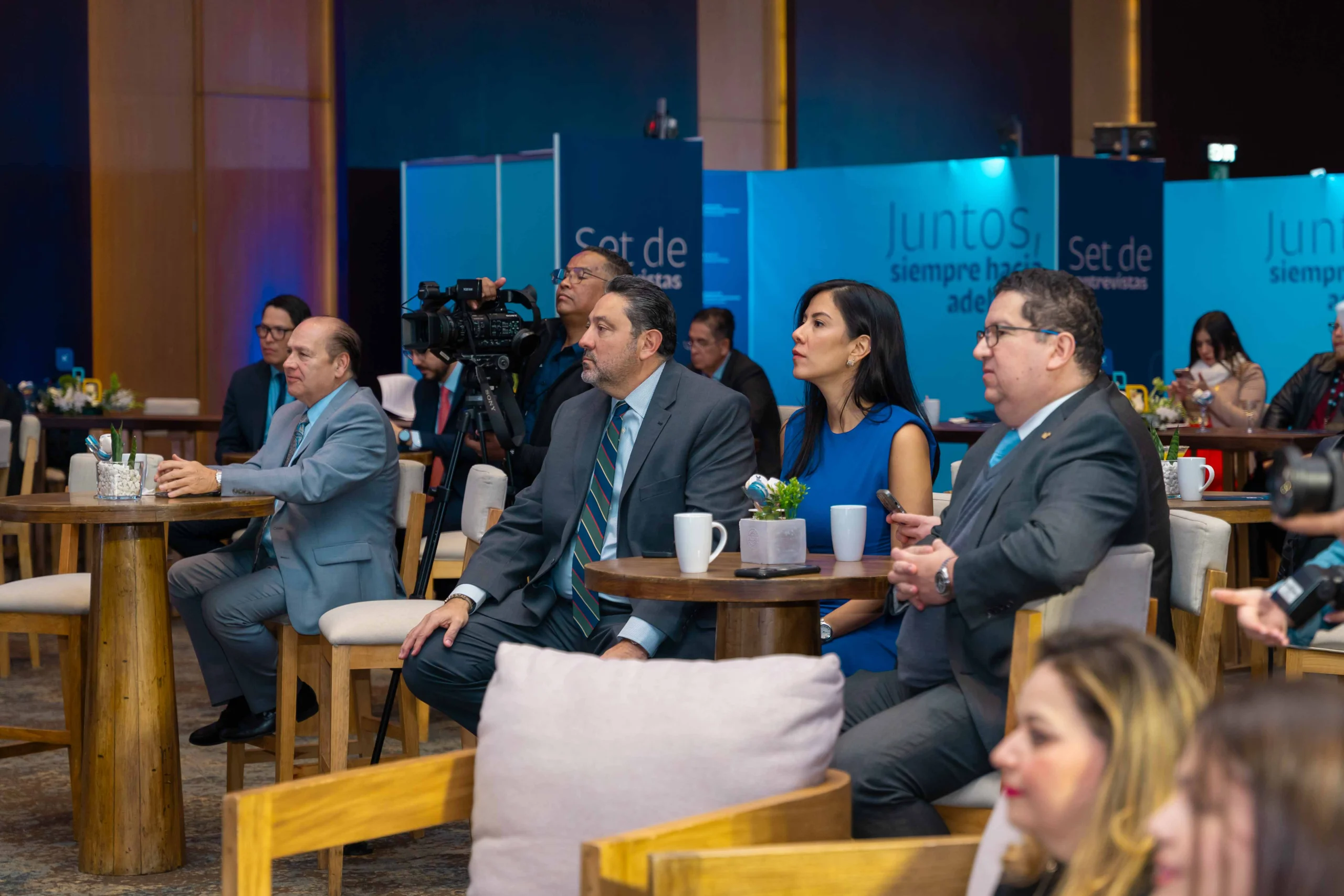 19 MER-3339 FOTOS PARA CONFERENCIA DE PRENSA CON IFC FOTOS PARA CONFERENCIA DE PRENSA CON IFC