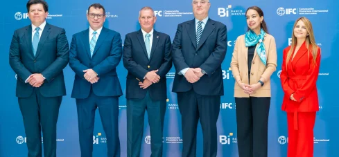 48 MER-3339 FOTOS PARA CONFERENCIA DE PRENSA CON IFC FOTOS PARA CONFERENCIA DE PRENSA CON IFC