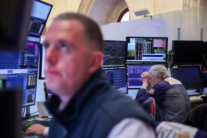 los operadores durante una jornada de negociación en el parqué de la Bolsa de Nueva York (NYSE) los operadores durante una jornada de negociación en el parqué de la Bolsa de Nueva York (NYSE)