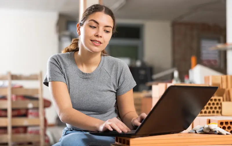 ¿Cómo empezar a organizar tus finanzas con tu primer empleo?