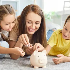 Cómo enseñar hábitos financieros a tus hijos en casa Cómo enseñar hábitos financieros a tus hijos en casa