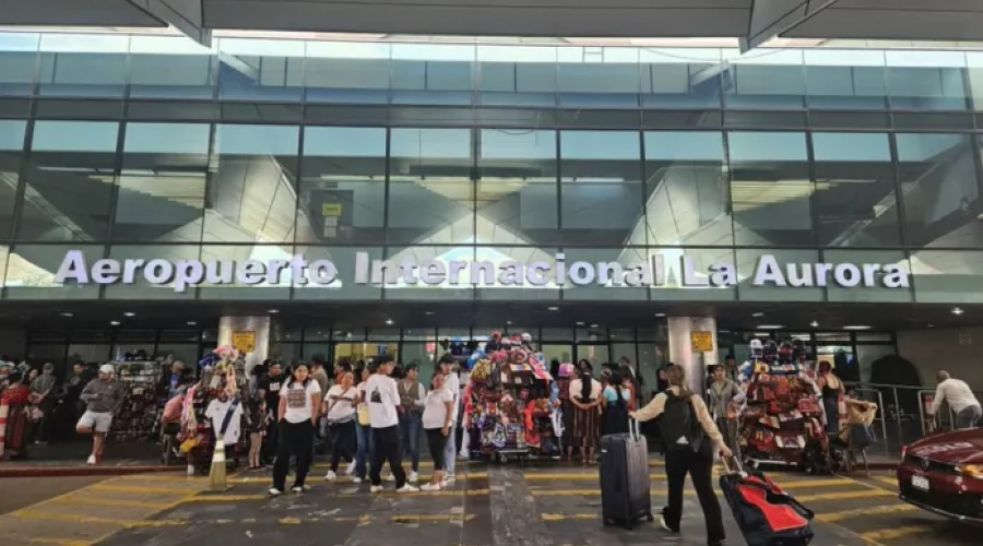 Aeropuerto La Aurora recibe 3 estrellas en ranking internacional ¿Qué significa esta certificación_