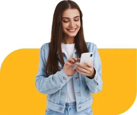 chica-sonriendo-a-su-celular chica-sonriendo-a-su-celular