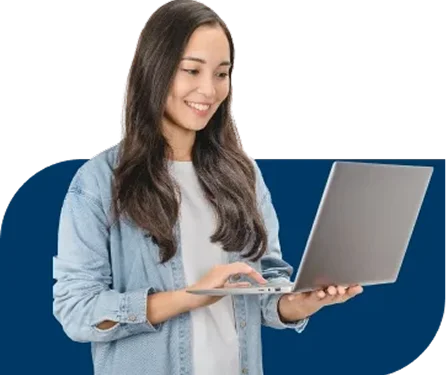 chica-sonriendo-a-su-laptop chica-sonriendo-a-su-laptop