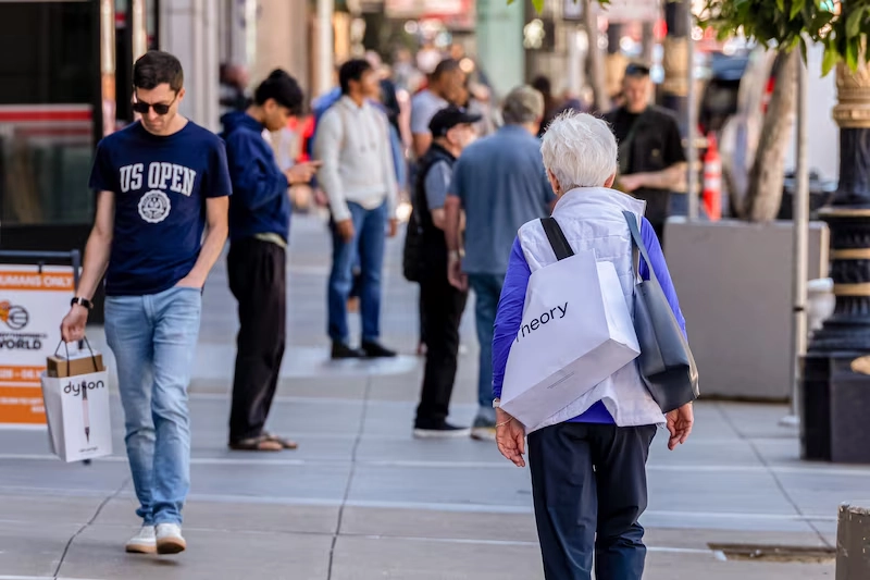 Personas comprando en San Francisco