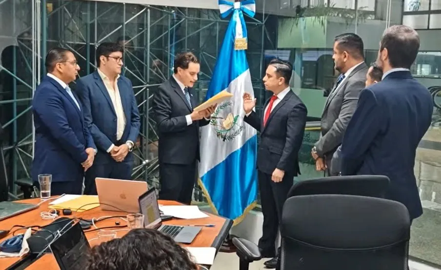 Directorio acepta la renuncia del superintendente de competencia y nombra sustituto Directorio acepta la renuncia del superintendente de competencia y nombra sustituto