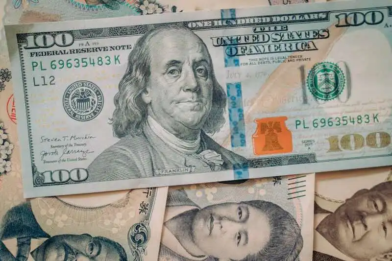 dolares dolares