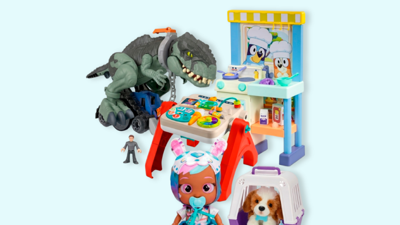 Imagen de varios juguetes para niños como una muñeca, mini cocina, dinosaurio, entre otros.