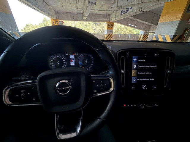 Volvo-xc40-6